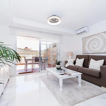 Aqua Marina One Bed By The Sea