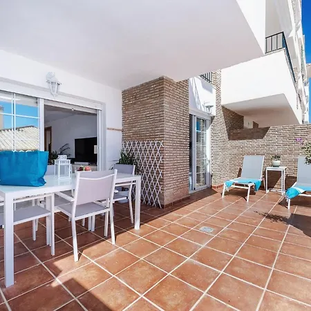 Aqua Marina One Bed By The Sea Apartment